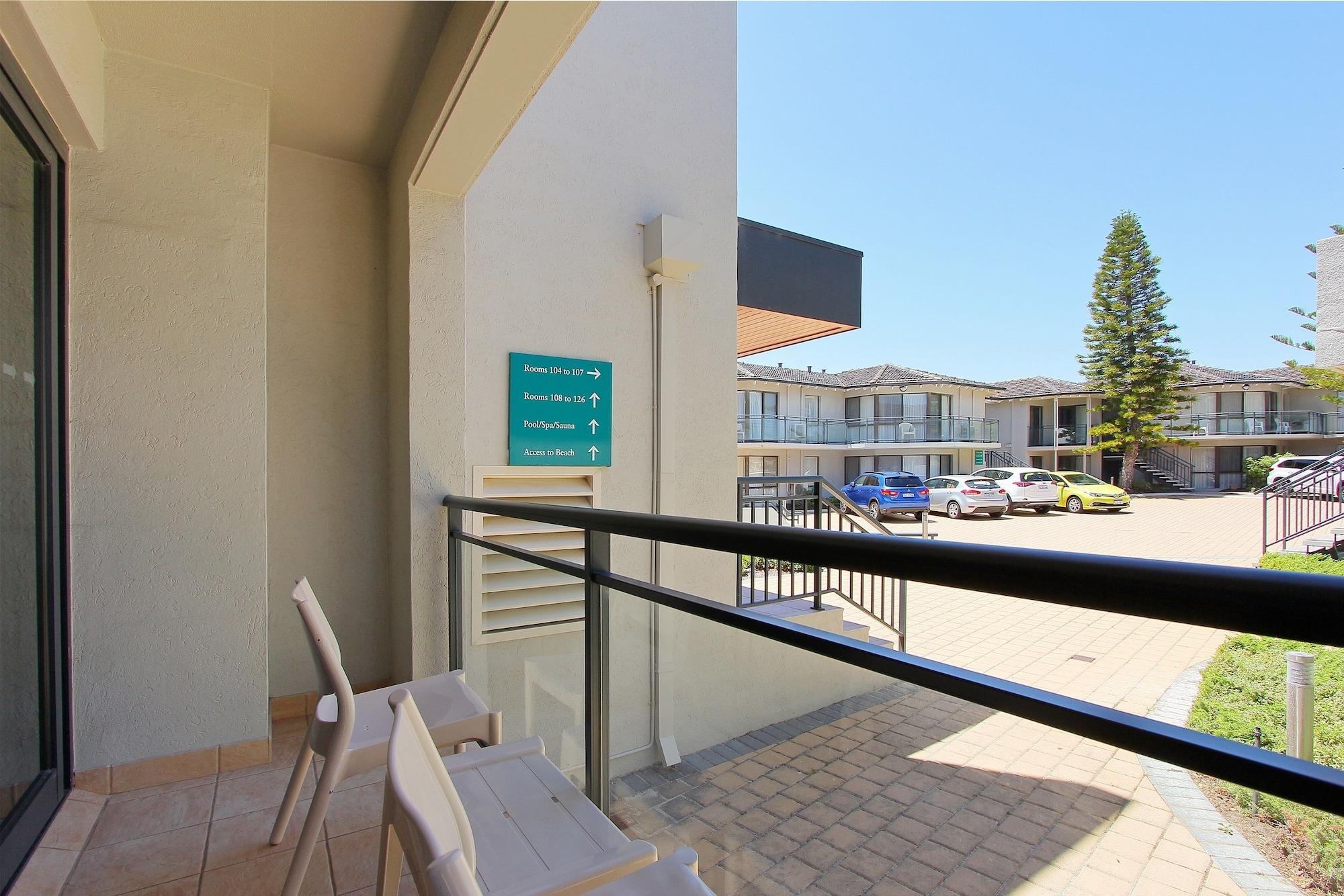 Quality Resort Sorrento Beach Пърт Екстериор снимка